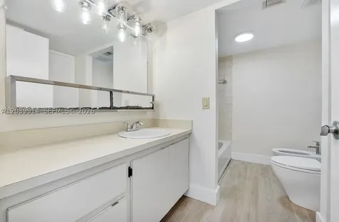 995 SW 84th Avenue Miami FL 33144