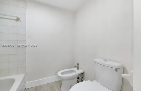 995 SW 84th Avenue Miami FL 33144