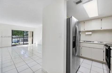 995 SW 84th Avenue Miami FL 33144