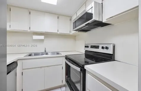 995 SW 84th Avenue Miami FL 33144