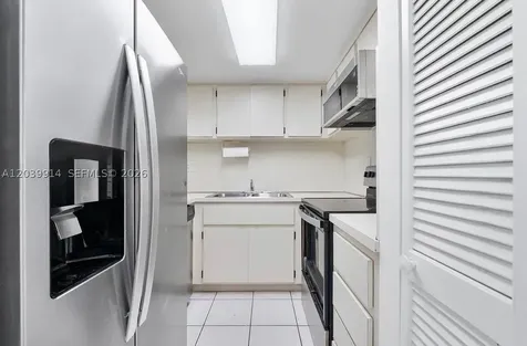 995 SW 84th Avenue Miami FL 33144