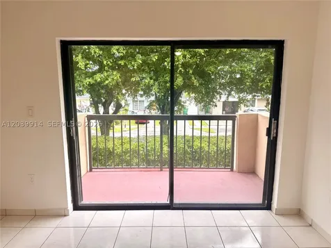 995 SW 84th Avenue Miami FL 33144