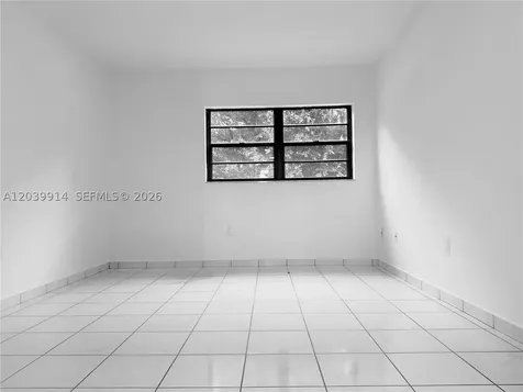 995 SW 84th Avenue Miami FL 33144