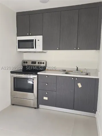 237 SW 13th Street Dania Beach FL 33004