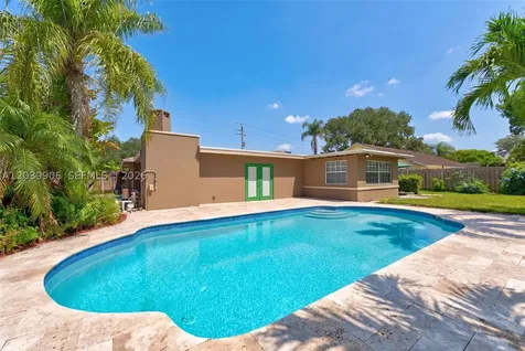 4831 NW 77th Court Pompano Beach FL 33073