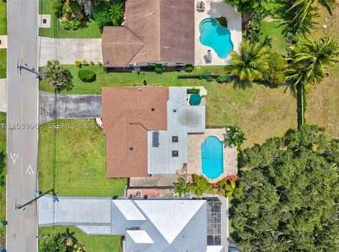 4831 NW 77th Court Pompano Beach FL 33073