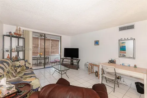 2800 Somerset Drive Lauderdale Lakes FL 33311