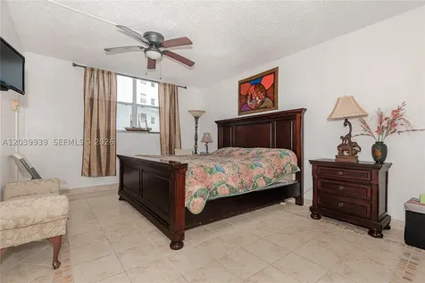 2800 Somerset Drive Lauderdale Lakes FL 33311