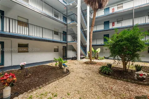 2800 Somerset Drive Lauderdale Lakes FL 33311