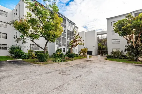2800 Somerset Drive Lauderdale Lakes FL 33311