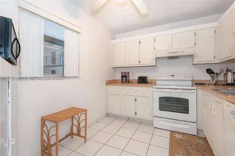 2800 Somerset Drive Lauderdale Lakes FL 33311