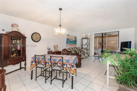 2800 Somerset Drive Lauderdale Lakes FL 33311