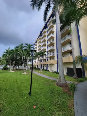 4550 NW 9th Street Miami FL 33126