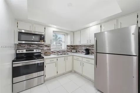 2894 E Crosley Drive E West Palm Beach FL 33415