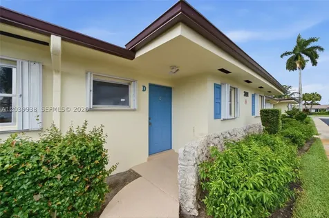 2894 E Crosley Drive E West Palm Beach FL 33415