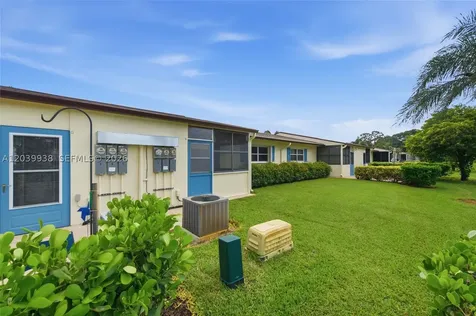 2894 E Crosley Drive E West Palm Beach FL 33415