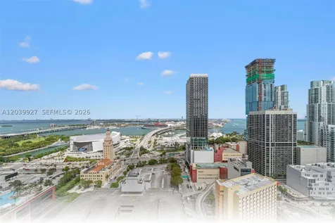 121 NE 5th Street Miami FL 33132