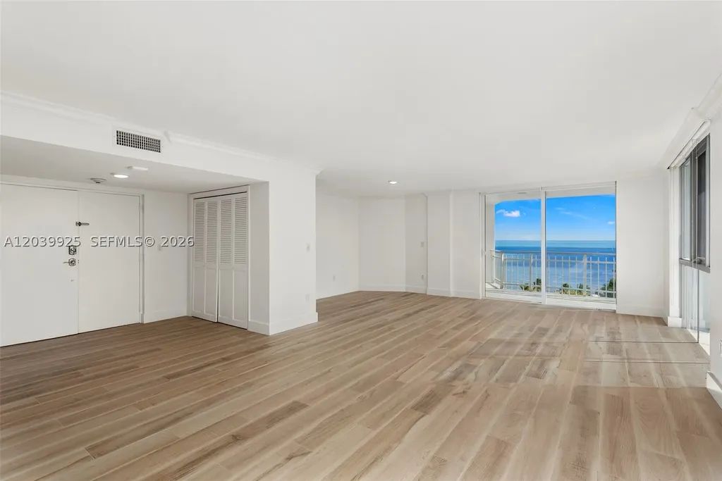 600 Grapetree Drive Key Biscayne FL 33149