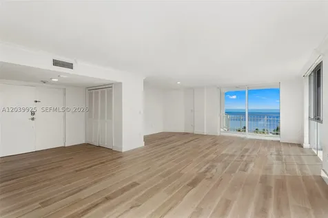 600 Grapetree Drive Key Biscayne FL 33149