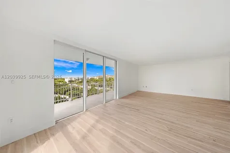 600 Grapetree Drive Key Biscayne FL 33149