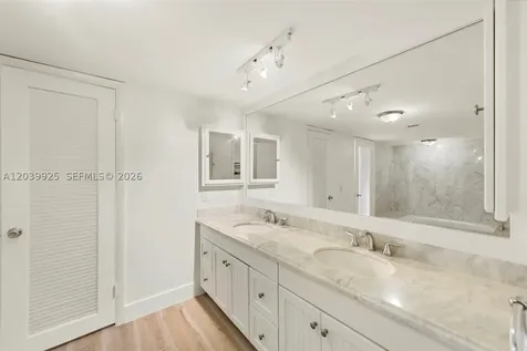 600 Grapetree Drive Key Biscayne FL 33149
