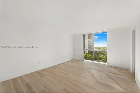 600 Grapetree Drive Key Biscayne FL 33149