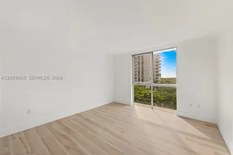 600 Grapetree Drive Key Biscayne FL 33149
