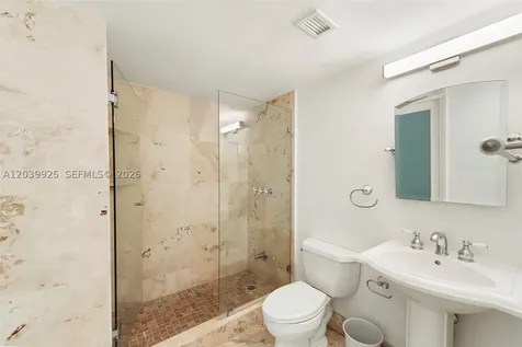600 Grapetree Drive Key Biscayne FL 33149