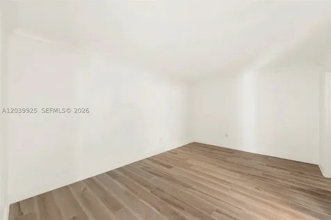 600 Grapetree Drive Key Biscayne FL 33149