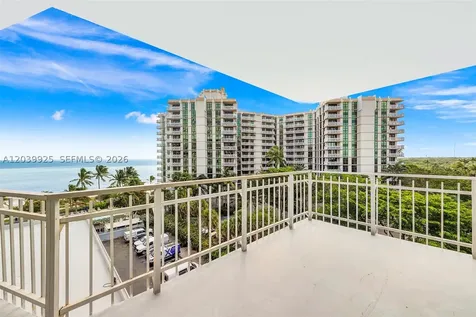 600 Grapetree Drive Key Biscayne FL 33149
