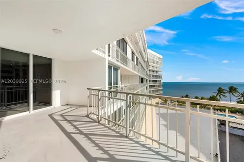 600 Grapetree Drive Key Biscayne FL 33149