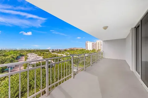 600 Grapetree Drive Key Biscayne FL 33149