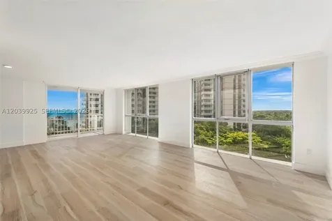 600 Grapetree Drive Key Biscayne FL 33149