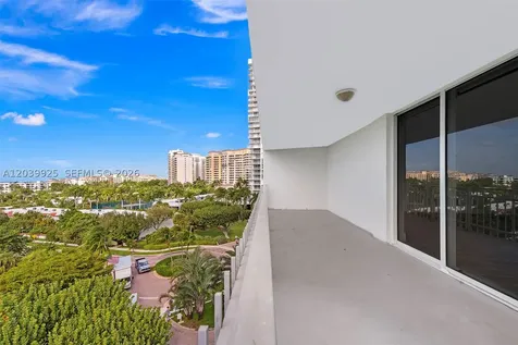 600 Grapetree Drive Key Biscayne FL 33149