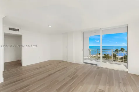 600 Grapetree Drive Key Biscayne FL 33149