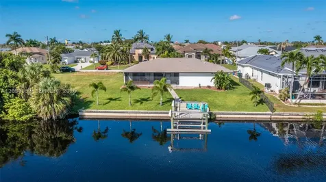 2219 SE 19 Place Cape Coral FL 33990