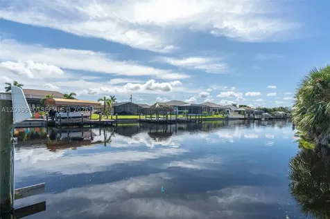 2219 SE 19 Place Cape Coral FL 33990