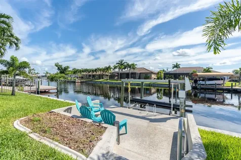2219 SE 19 Place Cape Coral FL 33990