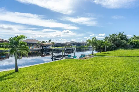2219 SE 19 Place Cape Coral FL 33990