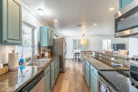 2219 SE 19 Place Cape Coral FL 33990