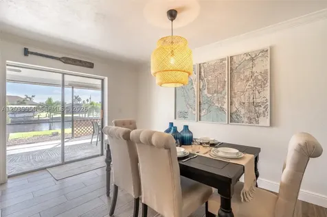 2219 SE 19 Place Cape Coral FL 33990