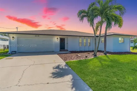 2219 SE 19 Place Cape Coral FL 33990