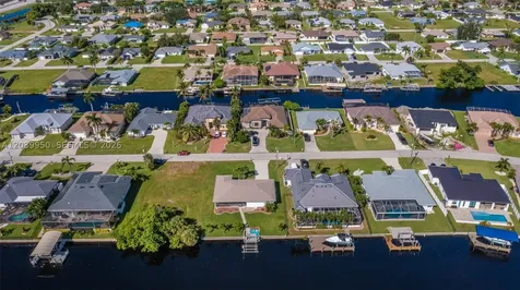 2219 SE 19 Place Cape Coral FL 33990
