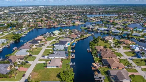 2219 SE 19 Place Cape Coral FL 33990