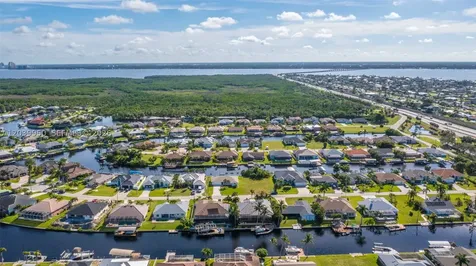 2219 SE 19 Place Cape Coral FL 33990