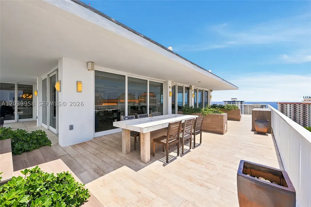 2800 E Sunrise Boulevard Fort Lauderdale FL 33304