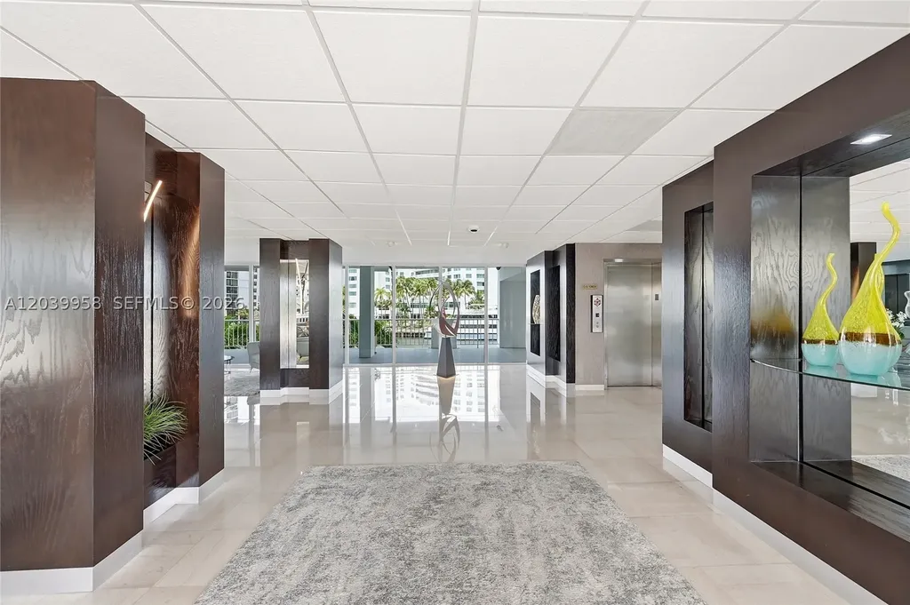 2800 E Sunrise Boulevard Fort Lauderdale FL 33304