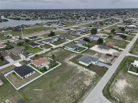 530 NW 23rd Terrace Cape Coral FL 33993