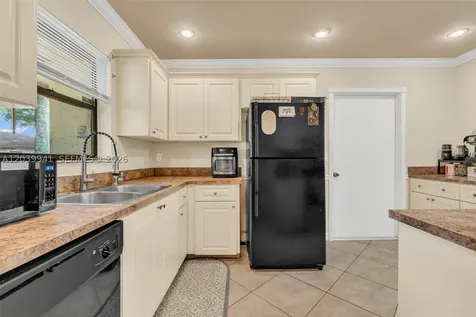 6633 N Parkway Drive Margate FL 33068