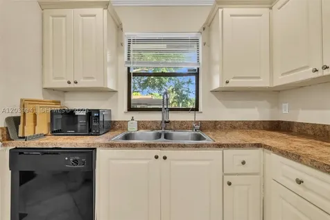 6633 N Parkway Drive Margate FL 33068